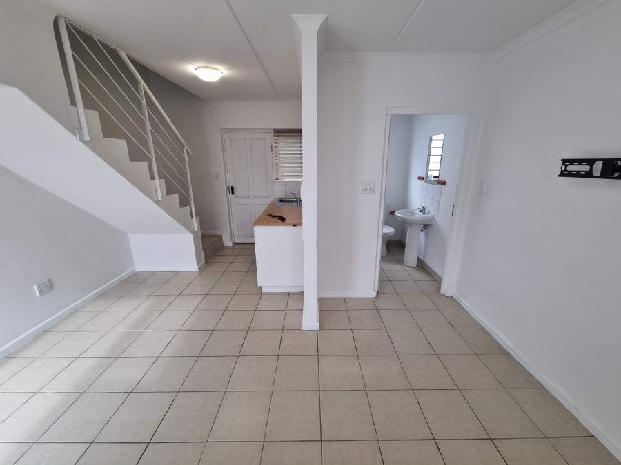 To Let 2 Bedroom Property for Rent in Maitland Western Cape